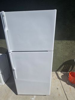 GE Refrigerator