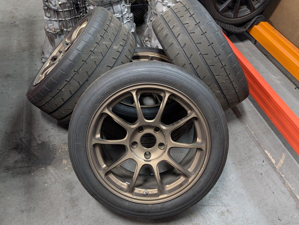 *USED* Volk Racing ZE40 - 17x9.5 / Offset +47 / 5x114.3 (BR)