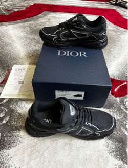 Dior b30- black and white