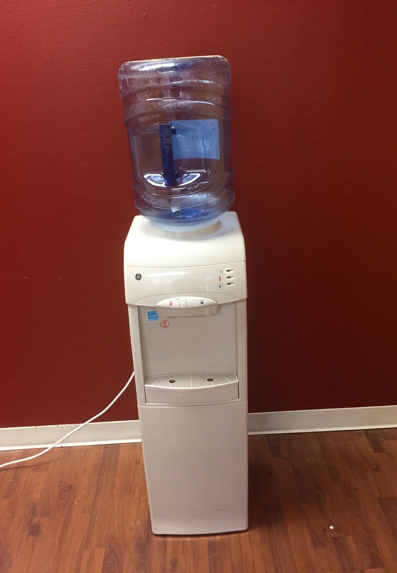 GE water cooler and heater. Like new