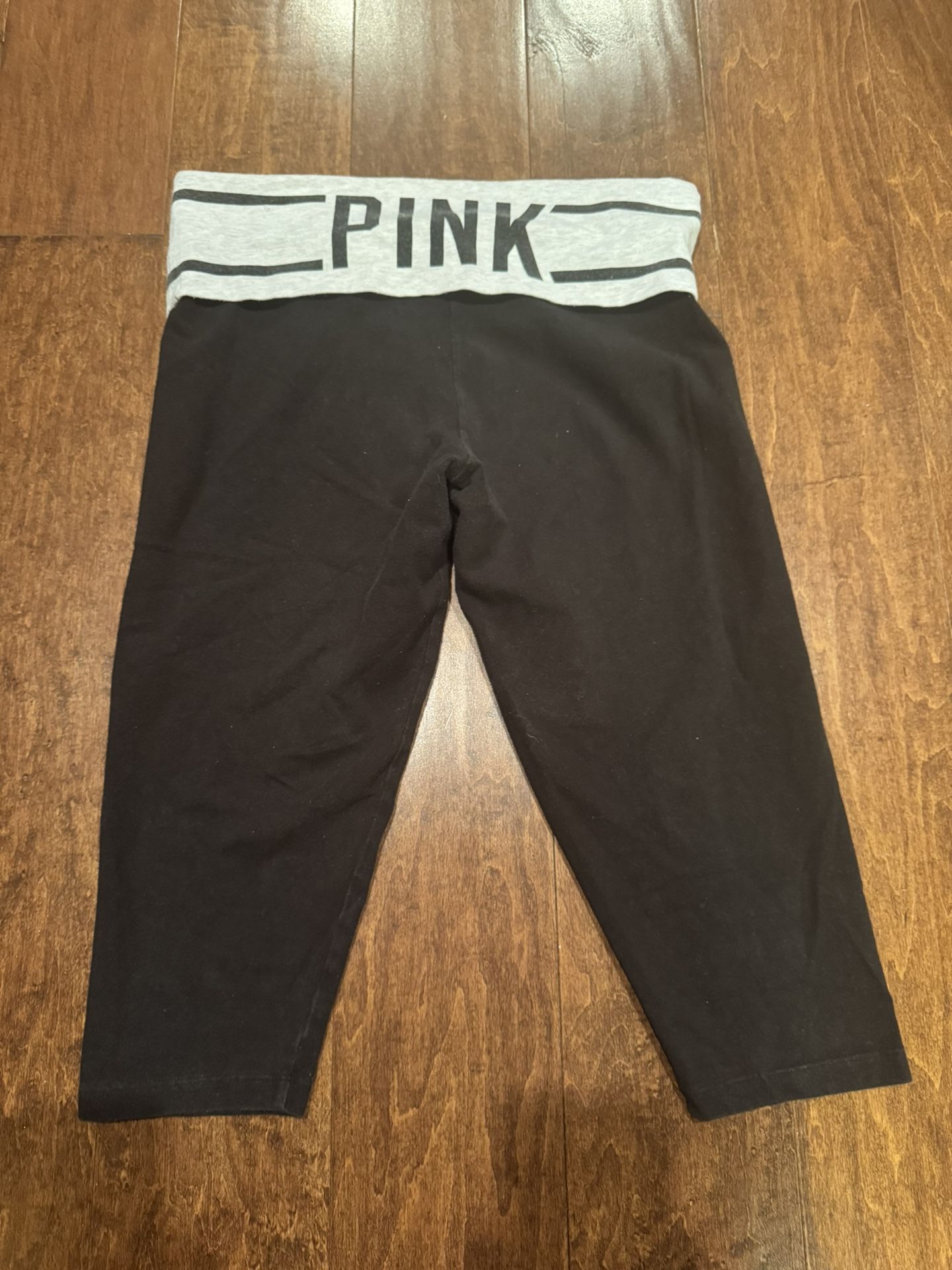 Woman’s Victorias Secret pink Capri Pants Shipping Available