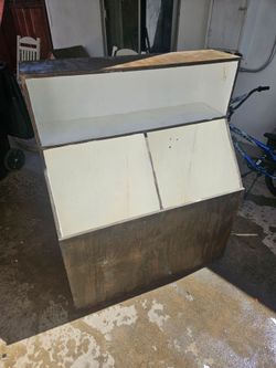 Toy chest/storage