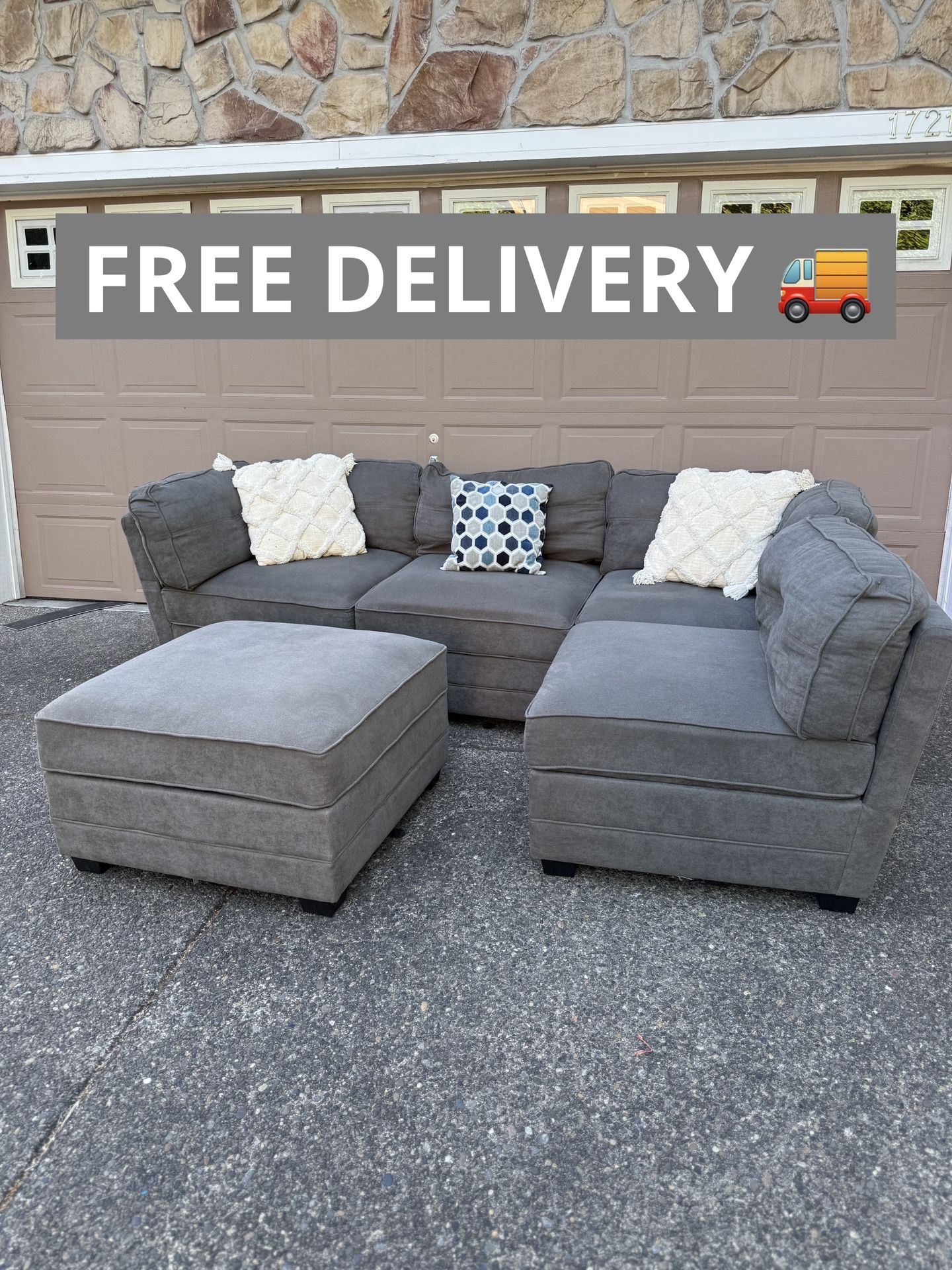Large Modular Sectional Couch 🛋️ - FREE DELIVERY 🚚