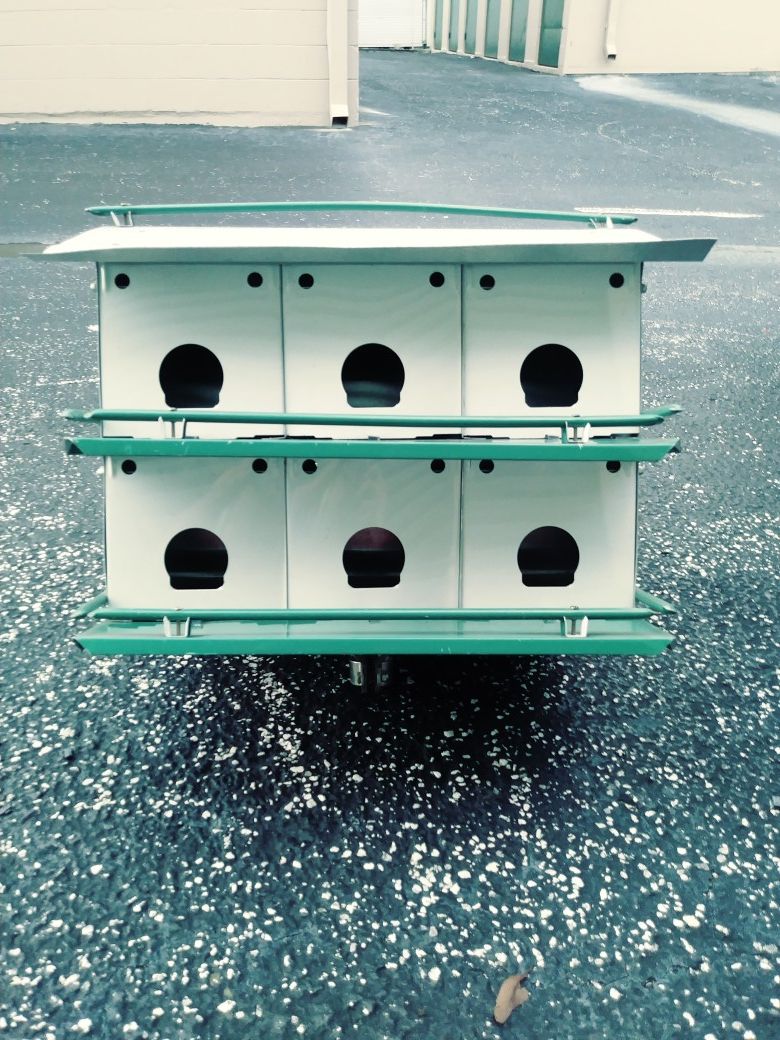 Bird feeding house