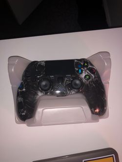 PS4 Skull Design Bluetooth Controller. Brand new never used before