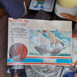 Vintage Ertl Chebec 1/80 Scale Boat Model Kit