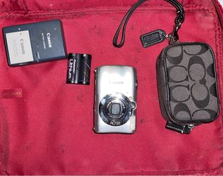 Digital camera. Small with Coach case