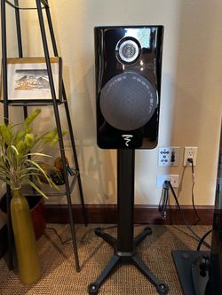 Focal Kanta 1 pair with stands
