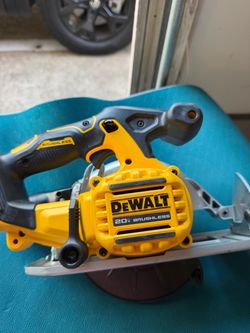 DEWALT 20V MAX Cordless Brushless 6-1/2 in. Sidewinder Style Circular Saw (Tool Only)