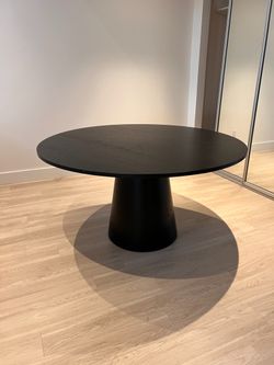 Modern round dining table 59’ round - free delivery - round wood dining table