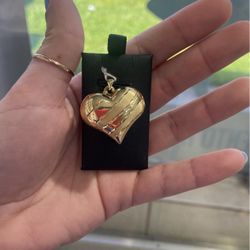 14kt Puff Heart Charm 