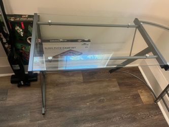 Glass table/desk