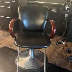 Hydraulic styling chairs
