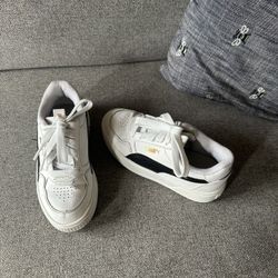 Puma Leather Sneakers For Girls. Size 1C