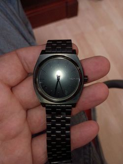 Like new mint condition NIXON mens all black watch