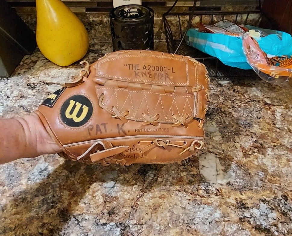 Wilson A2000 