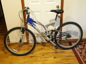 Photo Very nice strong frame bike 21speed smoothly ride 21 speed adult size bike like new for sale