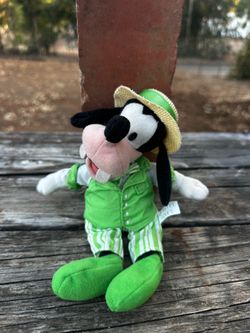 Quartet stuffed Goofy