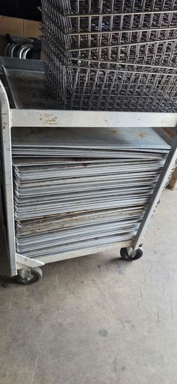 130 CHICAGO METALLIC HEAVY DUTY PERFORATED SHEET PANS W\CART