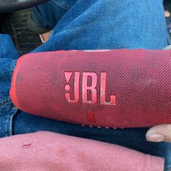 Jbl Charge 5 Works Great 