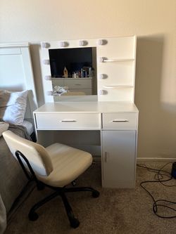 Girls vanity and chair