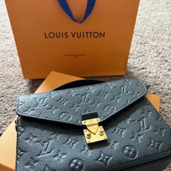 LV bag In The Box