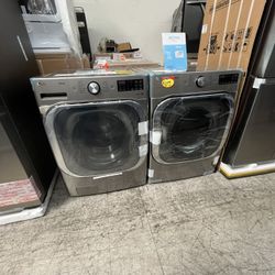 NEW IN BOX LG WASHER AND ELECTRIC 220 DRYER 