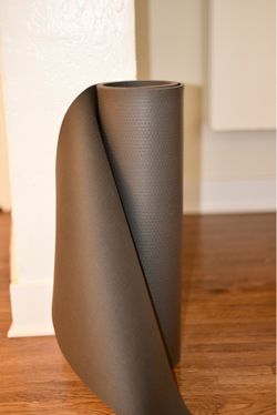 Manduka PRO Yoga Mat 6mm depth in Thunder