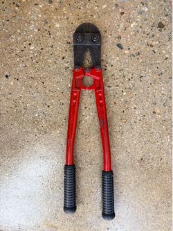 Med size bolt cutters