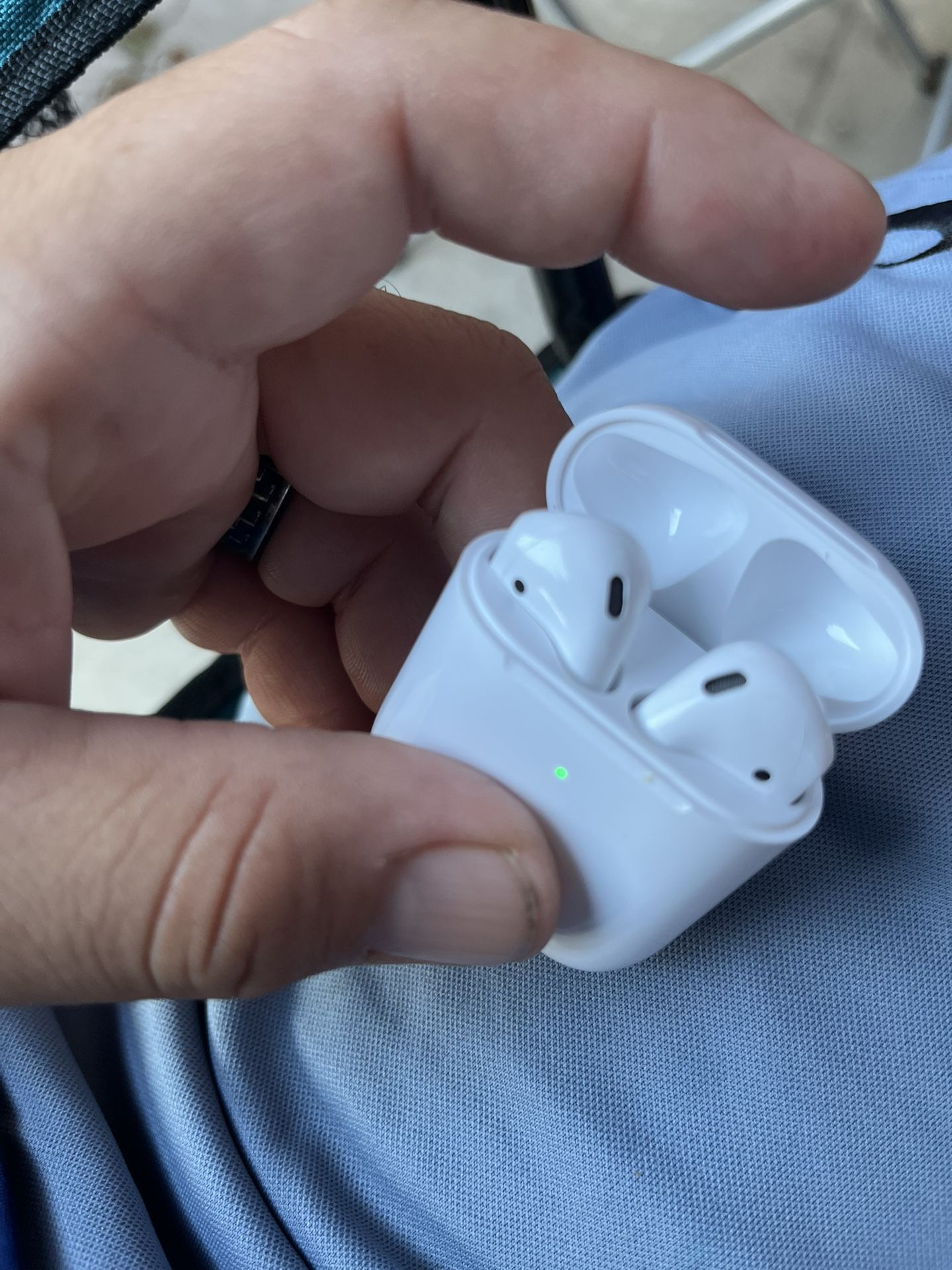 AirPods