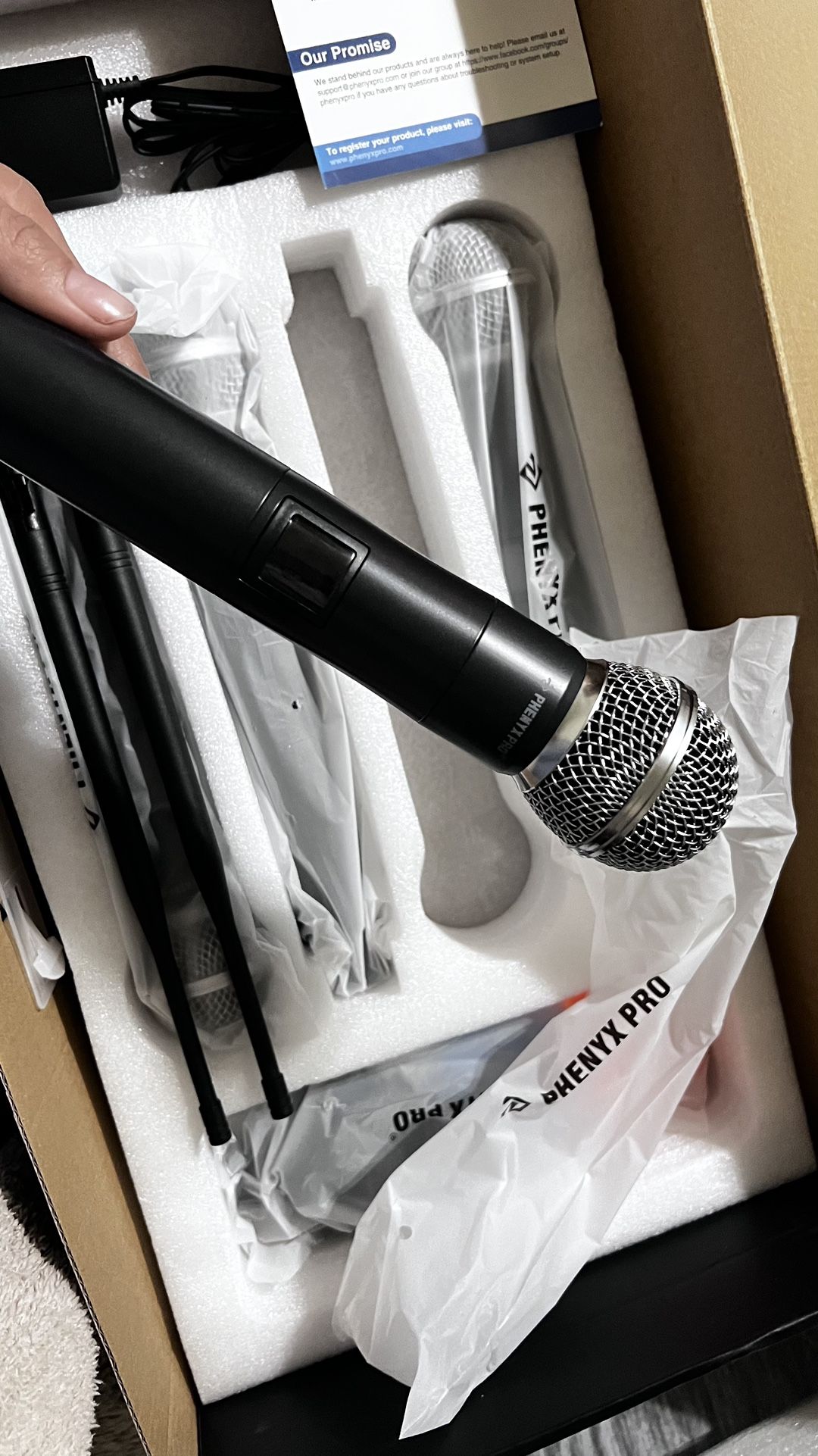 PHENYX PRO® PTU-5000 4-Channel UHF Wireless Microphone System