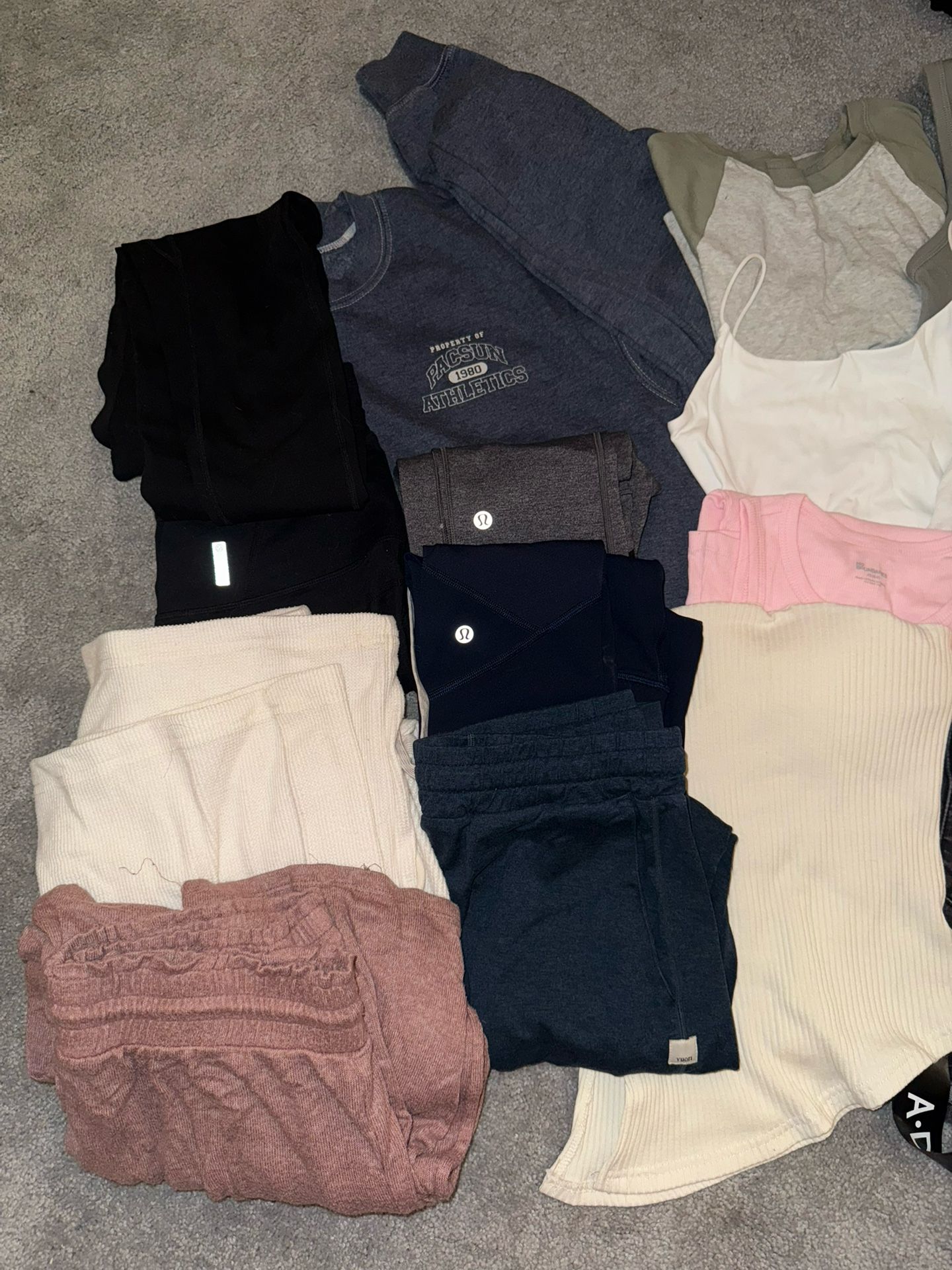 Lot of Womens Clothes 