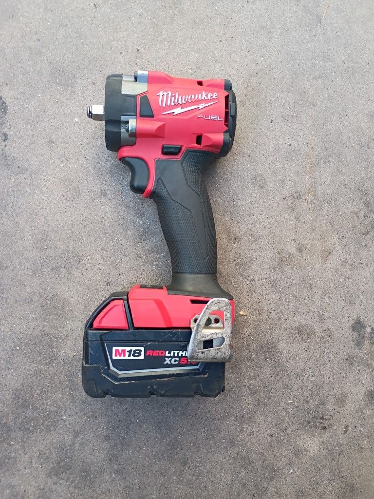 Milwaukee Fuel 3/8 Impact Torque With Batery Xc5.0