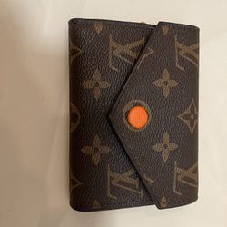 women’s small wallet