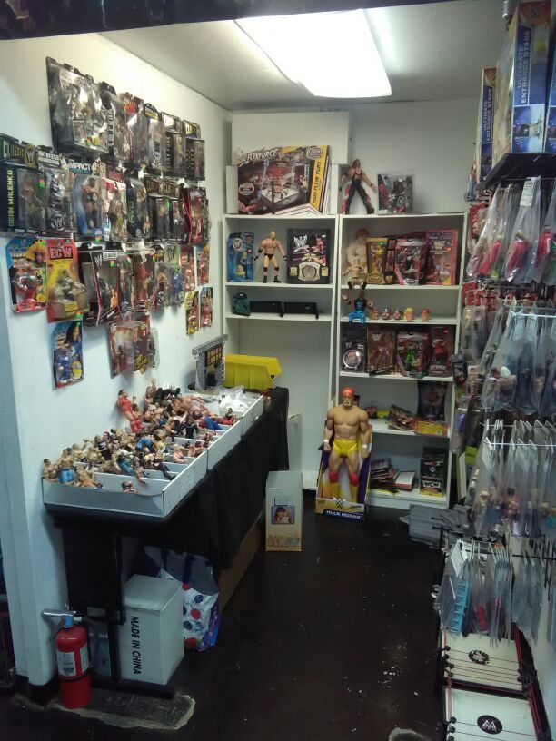 Wrestling shop at collectors Marketplace
