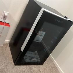 artic wine fridge 3.3 cubic 