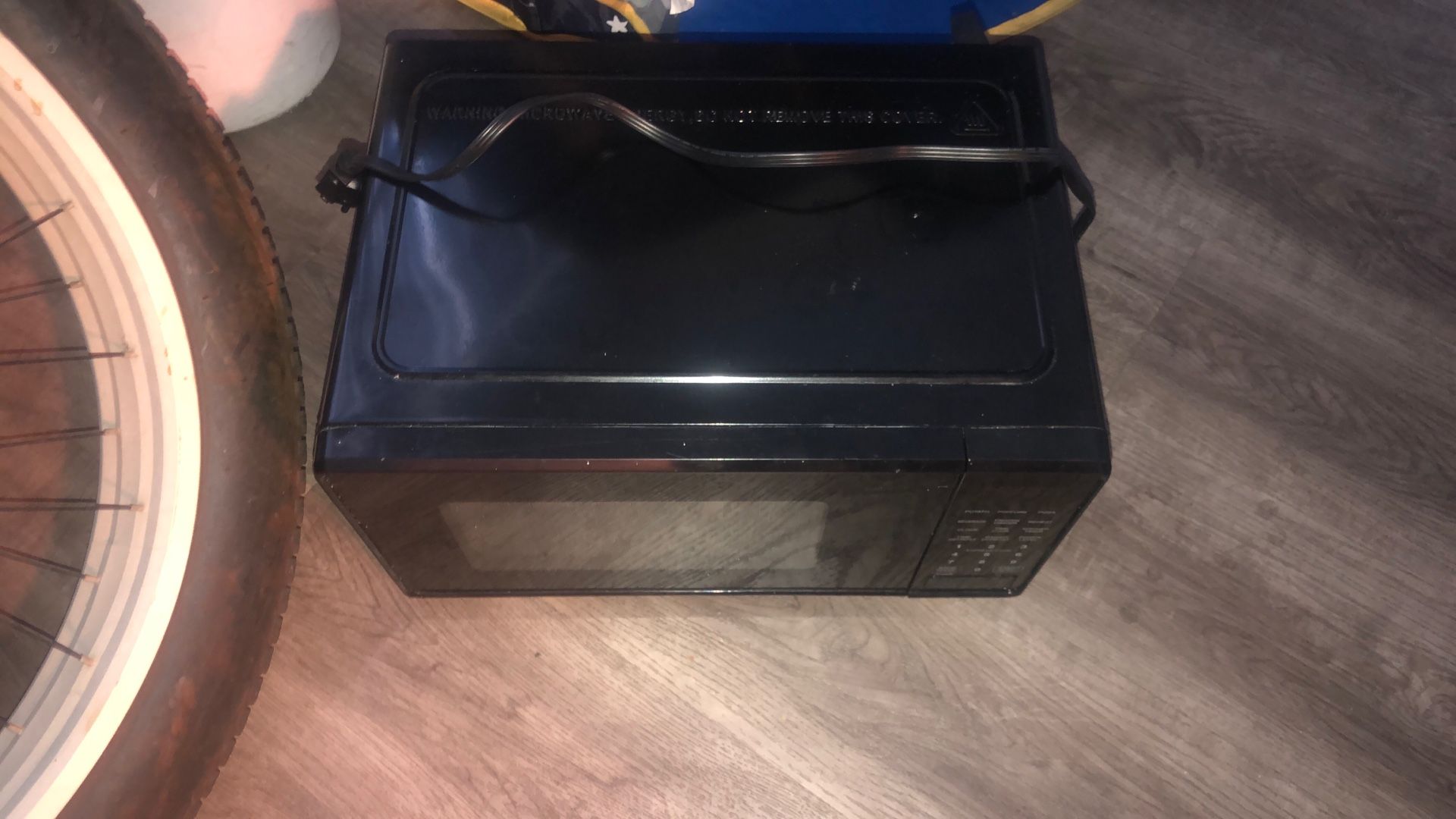 General Microwave Good Cond