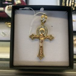 FLAWLESS 14K CROSS PENDANT 