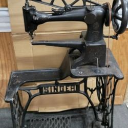 Singer Shoe Sewing Machine 