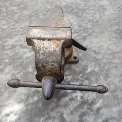 Antique  Craftman Vise