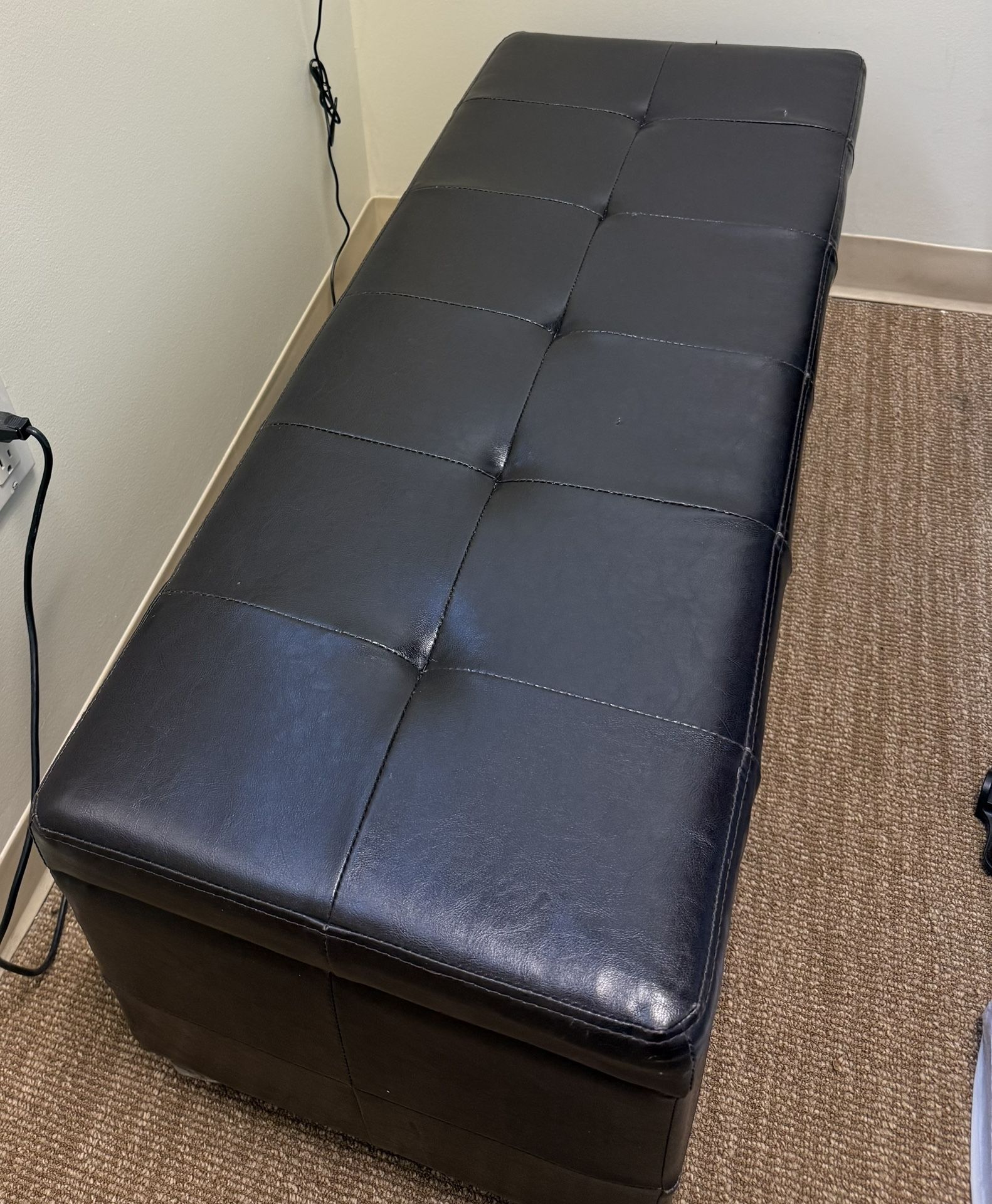Large Ottoman w/storage