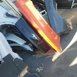 Mustang Trunk With Moulding And Camera Compmete