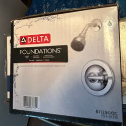 Single-Handle 1-Spray Shower Faucet in Chrome