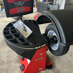 LIKE NEW John Bean (Snapon) B500S Wheel Balancer – Barely Used!