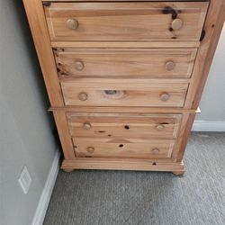 Queen Bedroom Set w/ Dresser & End Table