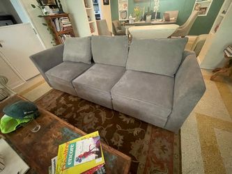 Sofa 3 pieces with storage (Really good condition)