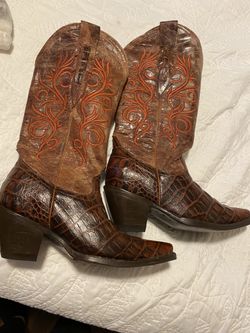 Veari Luxury Boots Size 7.5