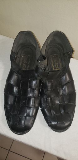 Size 13M- Mens Sandals