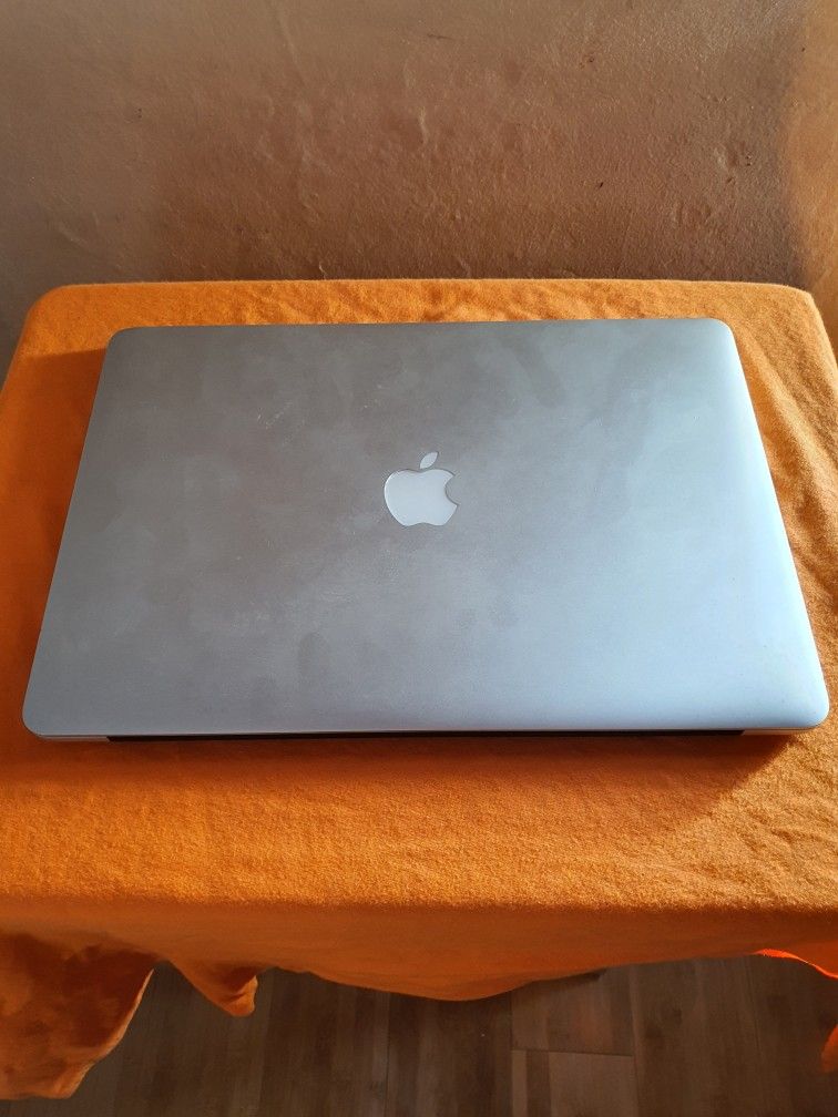 MacBook Pro (Retina, 15-inch, Mid-2014)