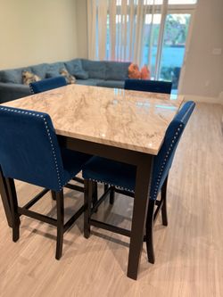 Dinner table and 4 chairs
